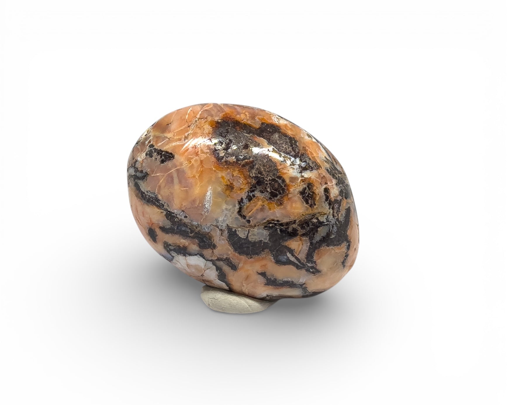 Madagaszkári Tűzopál mátrixban marokkövek